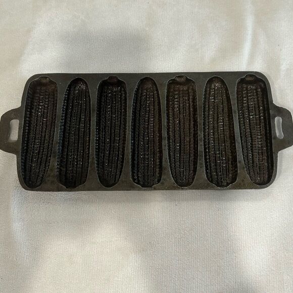 Cast Iron Cornbread Pan 7 Ear 26 Preowned Seasoned - Picture 4 of 9